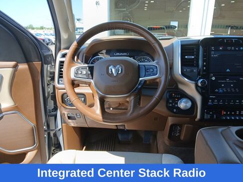 Used 2022 RAM 1500 Laramie AWD/4WD image 15