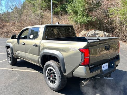 New 2026 Toyota Tacoma TRD Off-Road AWD/4WD image 3