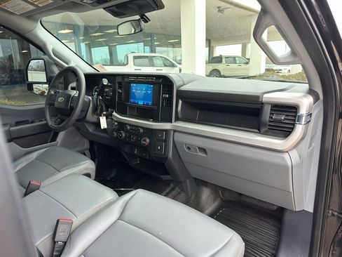 Used 2024 Ford F350 XL image 28