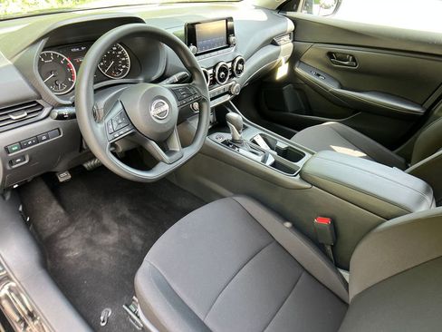 Used 2025 Nissan Sentra S FWD image 10