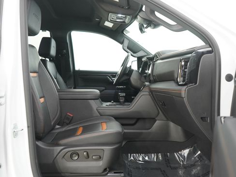 Used 2023 GMC Sierra 1500 AT4 w/ AT4 Premium Package AWD/4WD image 11