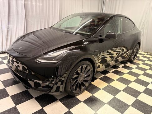 Used 2023 Tesla Model Y Performance image 1