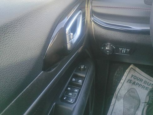 Used 2025 Jeep Compass Trailhawk AWD/4WD image 17