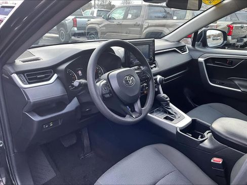 Used 2022 Toyota RAV4 LE image 8