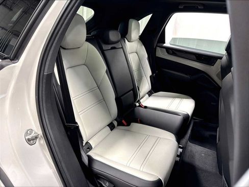 New 2026 Porsche Cayenne AWD/4WD image 30