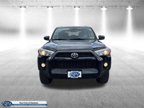 Used 2018 Toyota 4Runner SR5 Premium image 2