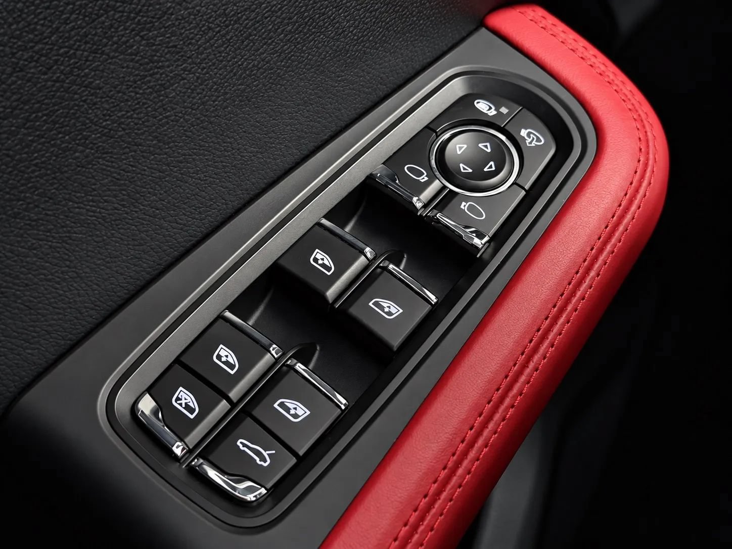 Used 2020 Porsche Macan S AWD/4WD image 36