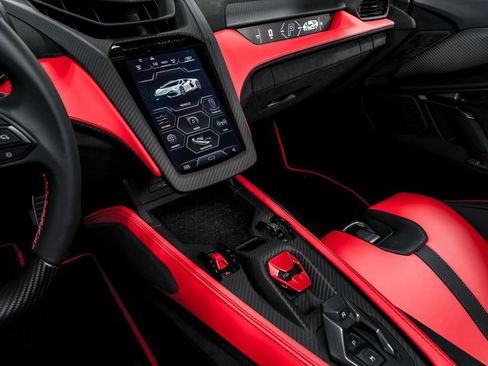 Used 2025 Lamborghini Revuelto image 23