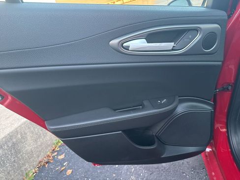 New 2025 Alfa Romeo Giulia AWD w/ Veloce Package AWD image 18