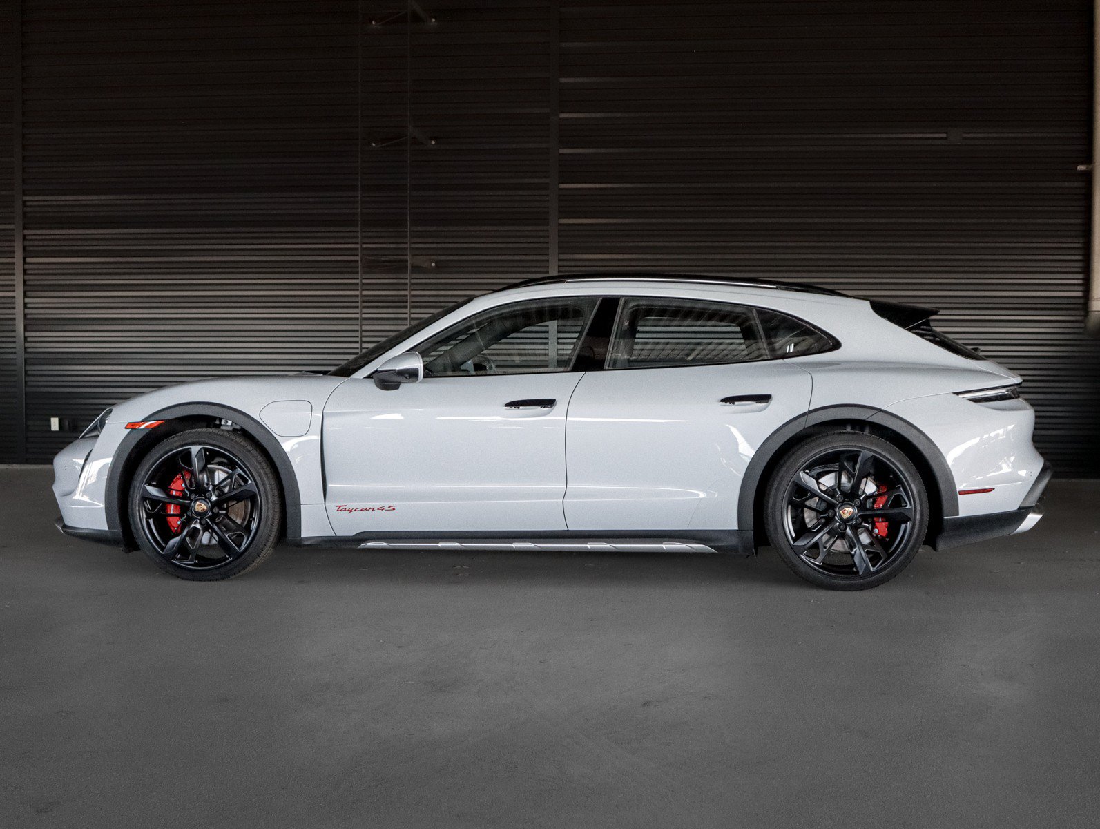 Certified 2023 Porsche Taycan 4S AWD/4WD image 2
