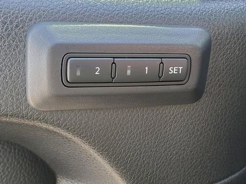 Used 2023 Nissan Titan PRO-4X w/ Pro-4x Convenience Package image 17