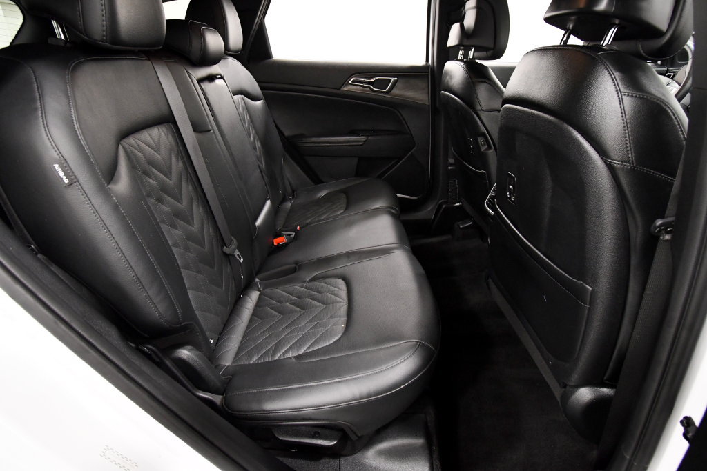 Certified 2025 Kia Sportage X-Line AWD/4WD image 17