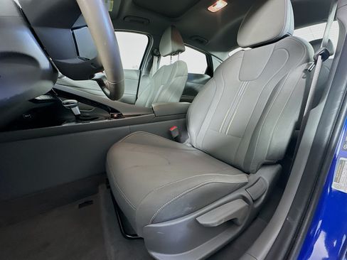 Used 2025 Hyundai Elantra SEL FWD image 13