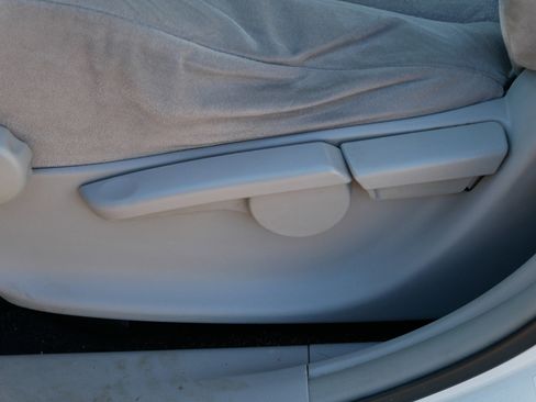 Used 2011 Toyota Highlander 2WD w/ Cold Weather Pkg image 20