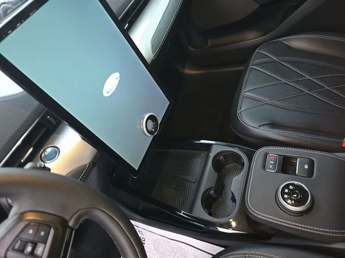 Used 2023 Ford Mustang Mach-E Select image 11