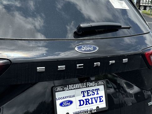 New 2025 Ford Escape SE w/ PHEV Premium Package image 31