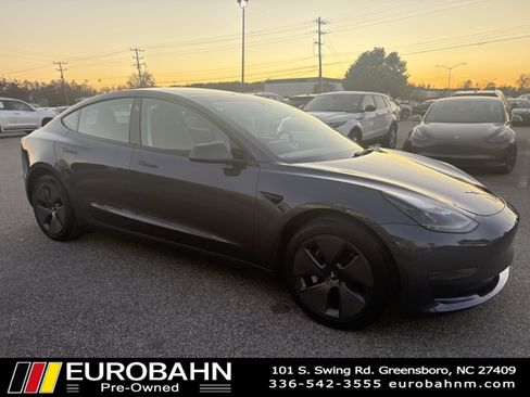 Used 2023 Tesla Model 3 Standard Range image 30