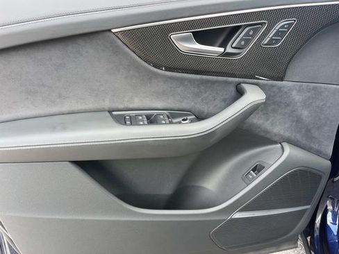 Used 2023 Audi SQ7 Prestige AWD/4WD image 30