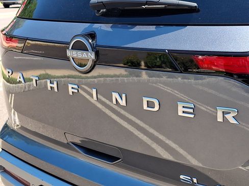 Certified 2024 Nissan Pathfinder SL w/ SL Premium Package AWD/4WD image 32