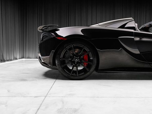 Used 2019 McLaren 570S Spider RWD image 30
