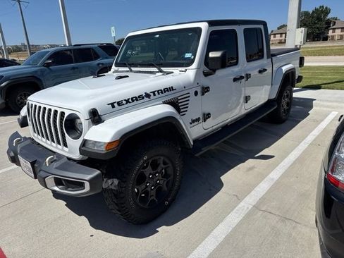 Used 2023 Jeep Gladiator Sport AWD/4WD image 2