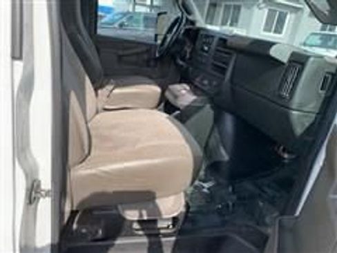 Used 2016 Chevrolet Express 3500 image 13