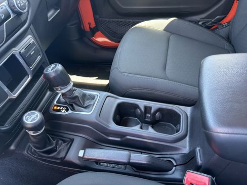 Certified 2018 Jeep Wrangler Sport AWD/4WD image 19