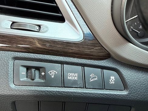 Used 2018 Hyundai Santa Fe Sport image 7