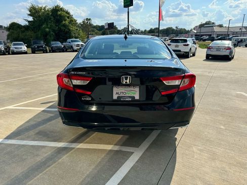 Used 2018 Honda Accord EX image 8