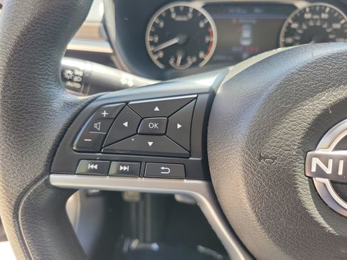 Used 2024 Nissan Altima 2.5 SV FWD image 20