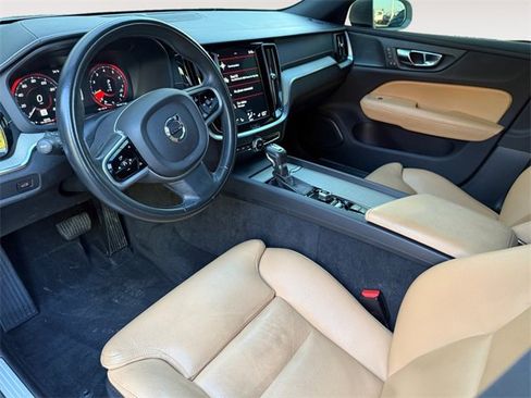 Used 2019 Volvo S60 T5 Inscription image 15
