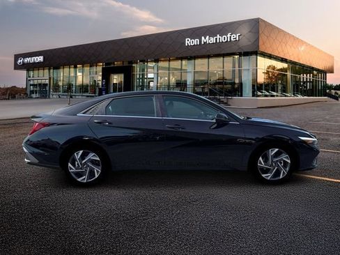 New 2026 Hyundai Elantra Limited FWD image 9