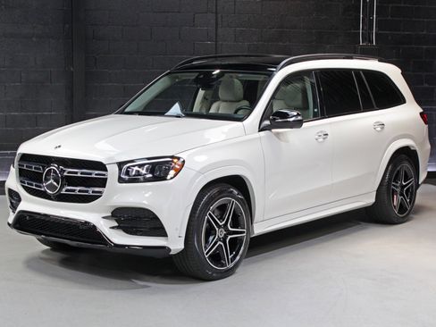 Used 2022 Mercedes-Benz GLS 450 4MATIC image 4