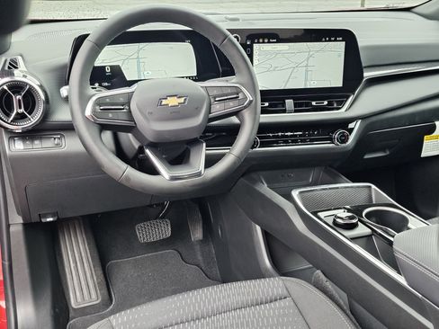 New 2026 Chevrolet Equinox LT FWD image 16