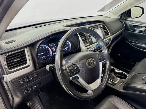 Used 2017 Toyota Highlander Limited Platinum AWD/4WD image 9
