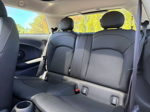 Used 2023 MINI Cooper SE FWD image 8