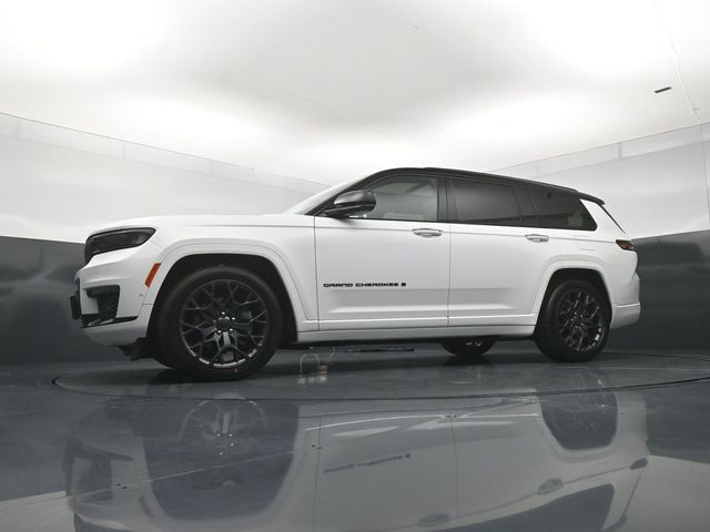 Used 2023 Jeep Grand Cherokee L Summit AWD/4WD image 20