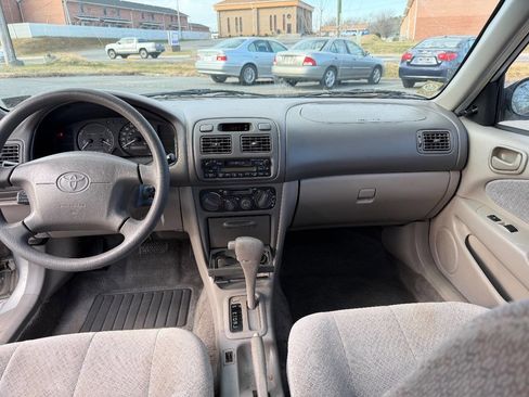 Used 1999 Toyota Corolla CE image 11