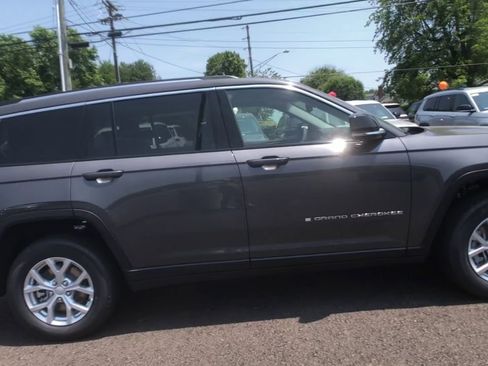 Used 2023 Jeep Grand Cherokee L Limited image 9