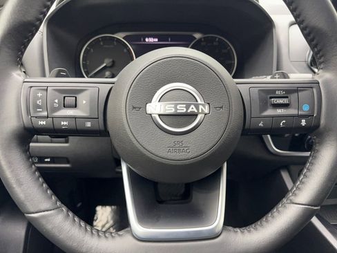 Used 2024 Nissan Rogue SV w/ SV Premium Package image 56