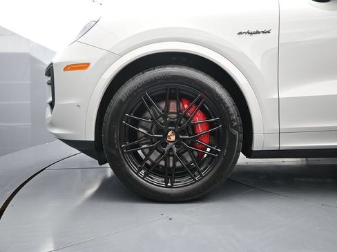 New 2025 Porsche Cayenne S AWD/4WD image 7