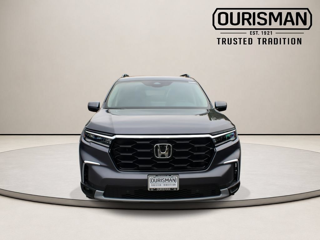 Certified 2025 Honda Pilot Touring image 4