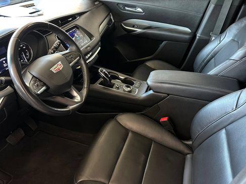 Used 2023 Cadillac XT4 Premium Luxury FWD image 9