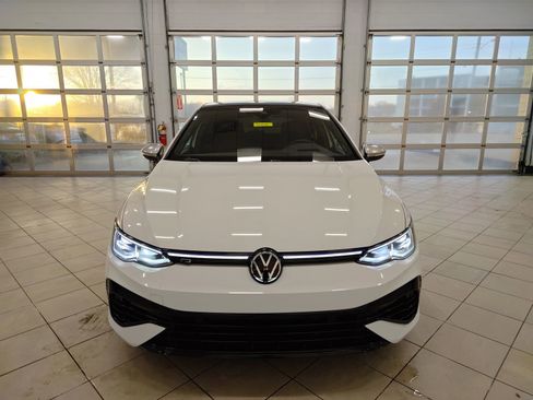Used 2023 Volkswagen Golf R image 9