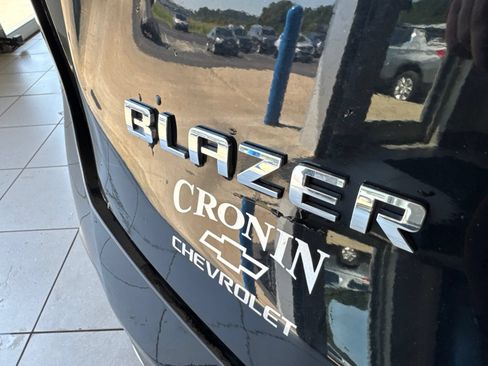 Used 2025 Chevrolet Blazer LT FWD image 10