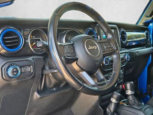 Used 2022 Jeep Gladiator Sport image 10