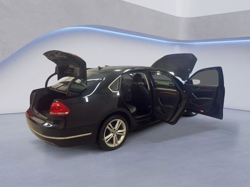 Used 2013 Volkswagen Passat TDI SEL Premium image 12