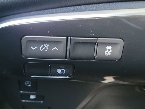 Used 2022 Toyota Prius Prime XLE FWD image 18