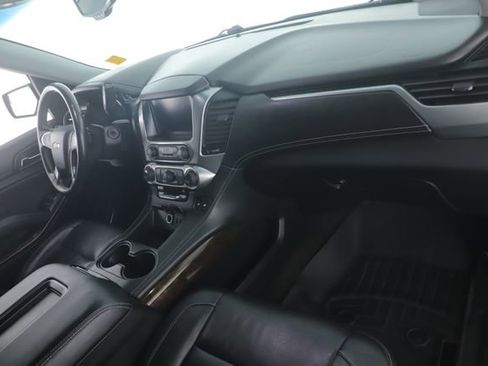 Used 2018 Chevrolet Suburban LT AWD/4WD image 31