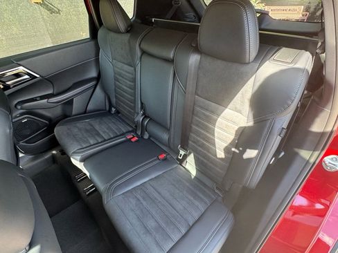 New 2025 Mitsubishi Outlander SE image 19